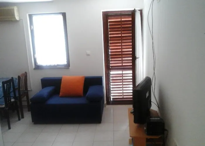 Rogic Апартаменты Биоград-на-Мору